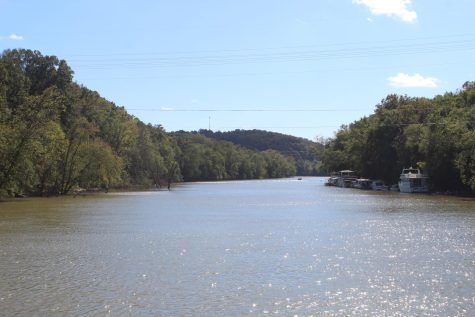 The Kentucky River bends in the distance as seen from the Kentucky State University riverboat, The Thorobred. Photo by Erion Smith